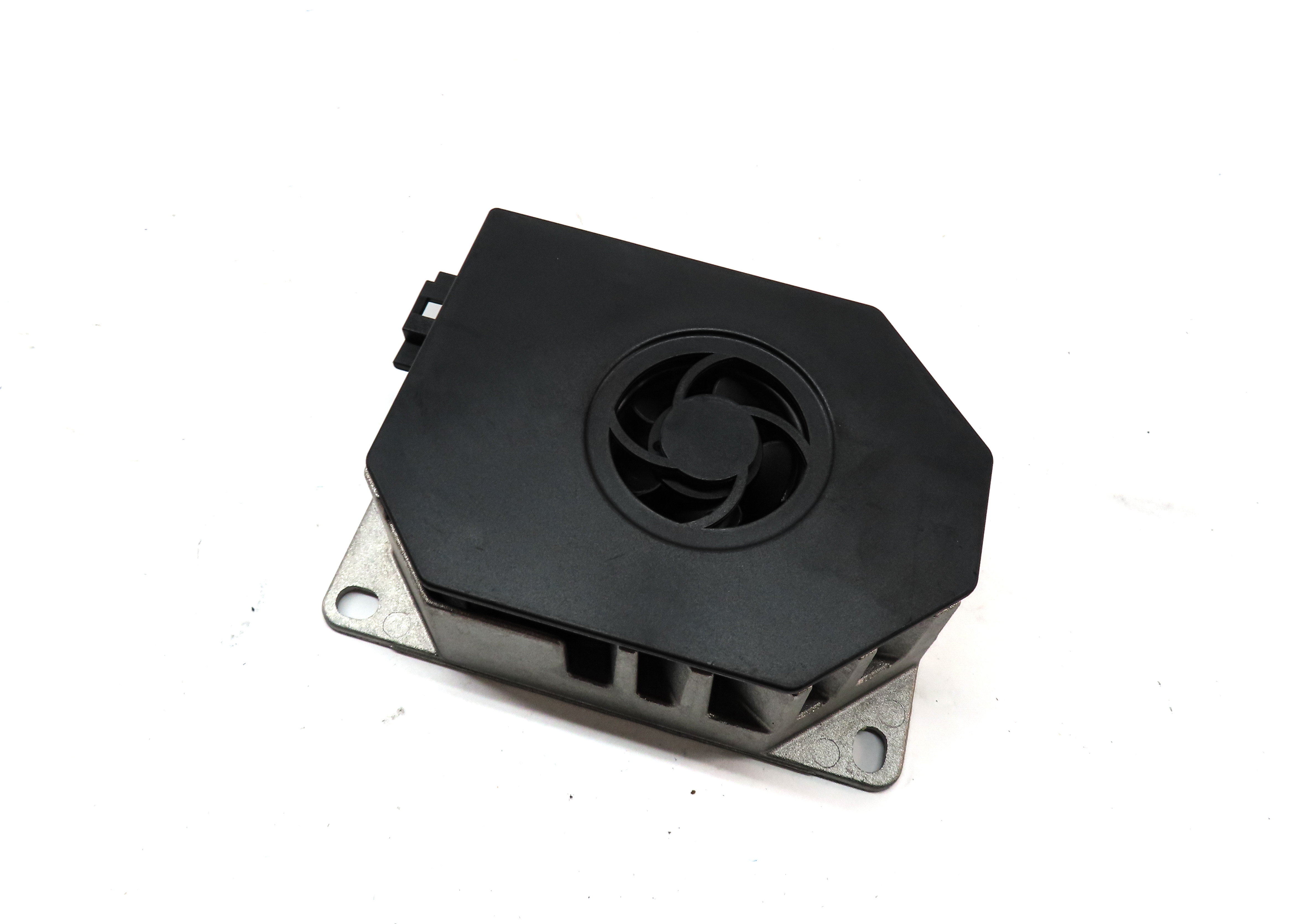 2013 MERCEDES E350 (W212) STEREO AUDIO SOUND SYSTEM SUB WOOFER AMPLIFIER AMP — exact item pictured